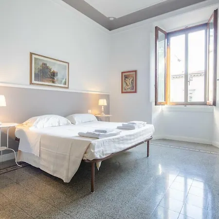 Santa Maria Novella 4 bedrooms Florence Buitenkant foto
