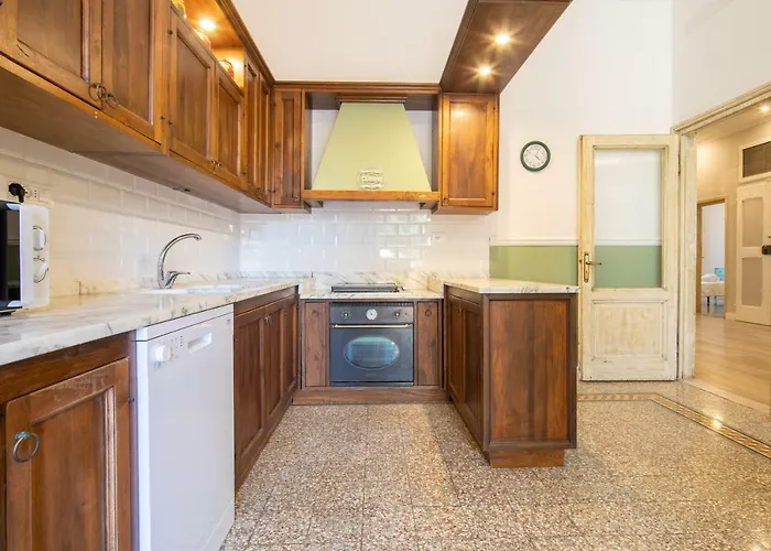 Santa Maria Novella 4 bedrooms