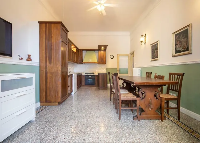 Santa Maria Novella 4 bedrooms