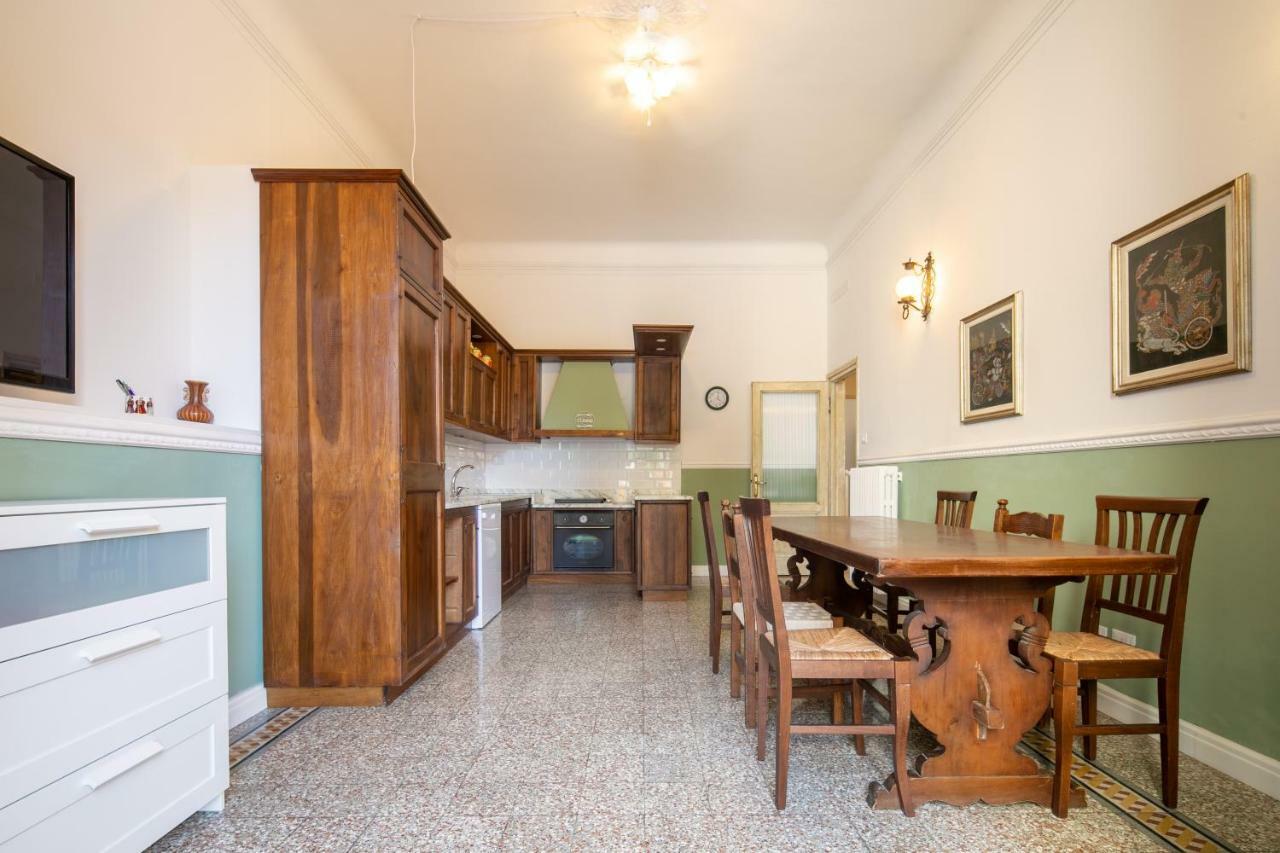 Santa Maria Novella 4 Bedrooms Appartement