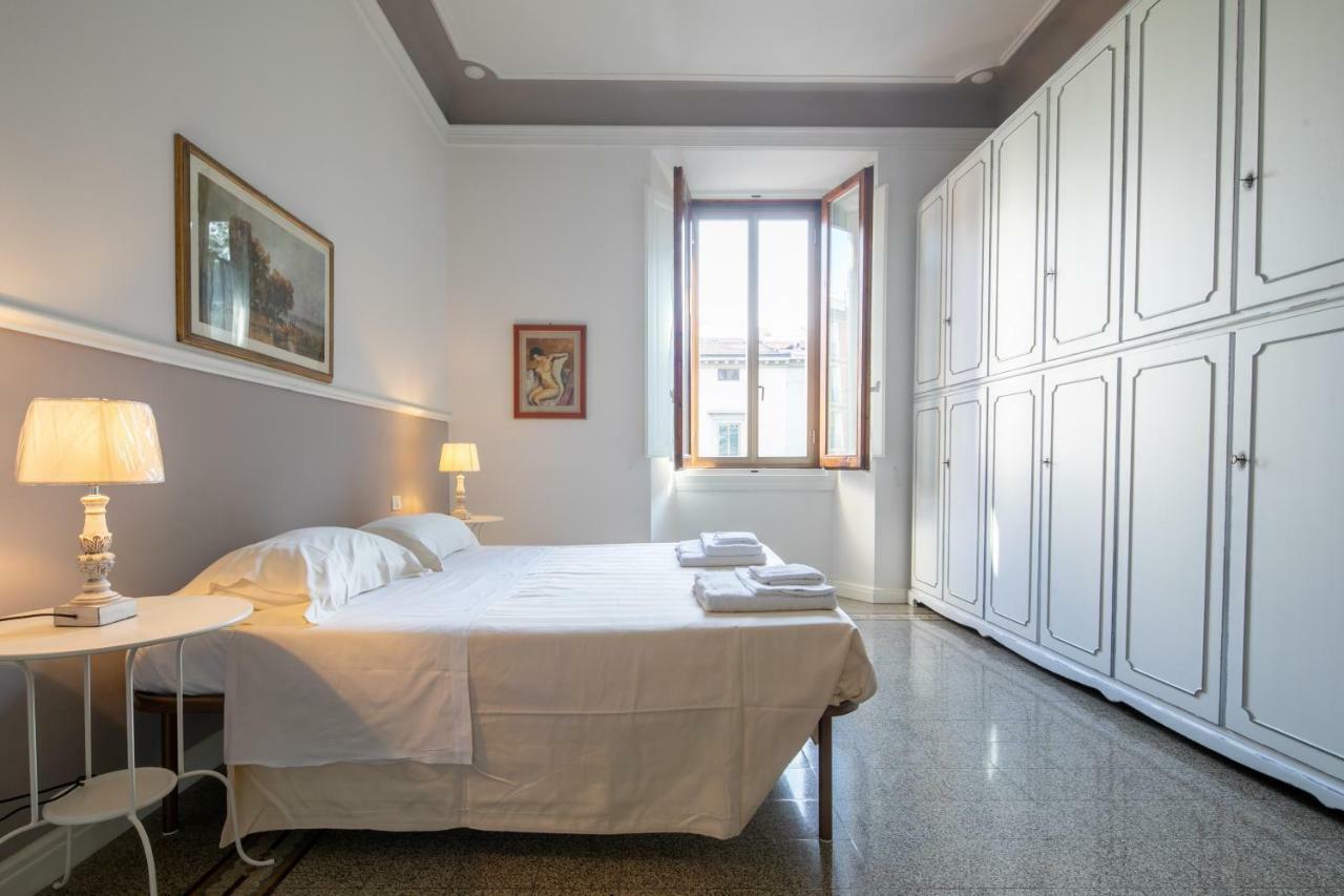 Santa Maria Novella 4 Bedrooms Appartement